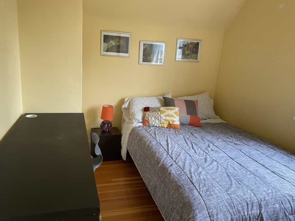 Backpacker Student near University of British Columbia - Entire Studio Suite