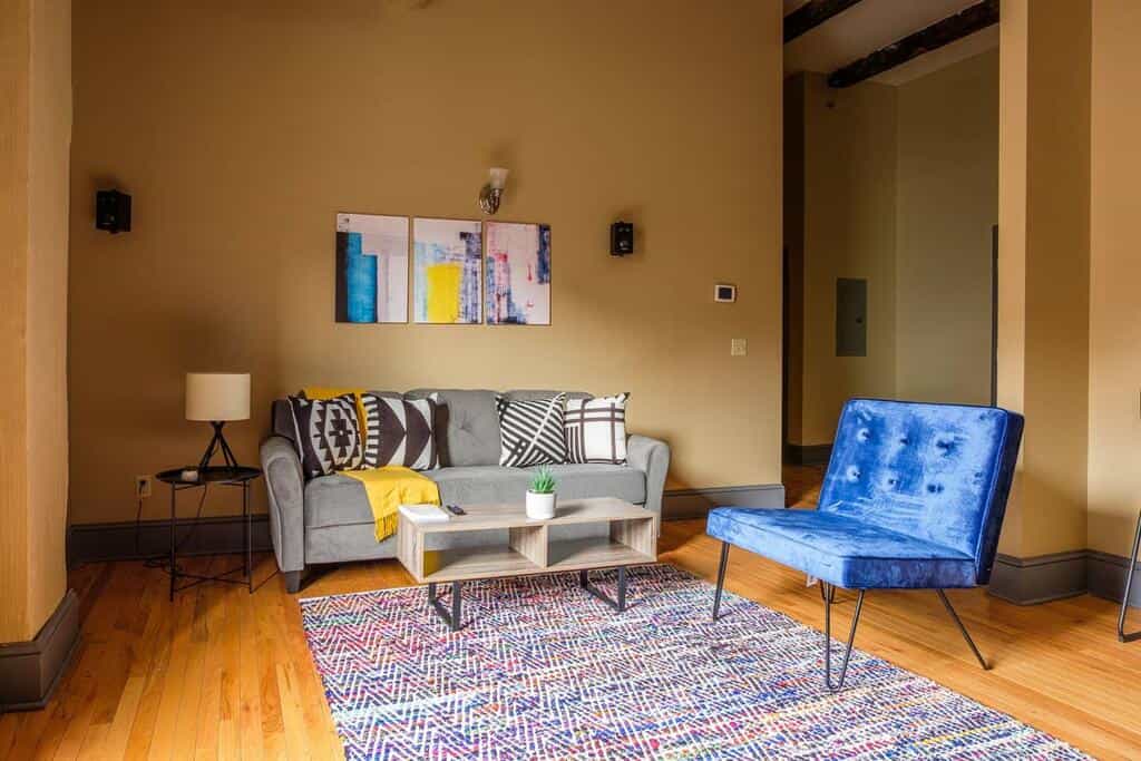 Downtown 1 BR Apt with WiFi by Frontdesk