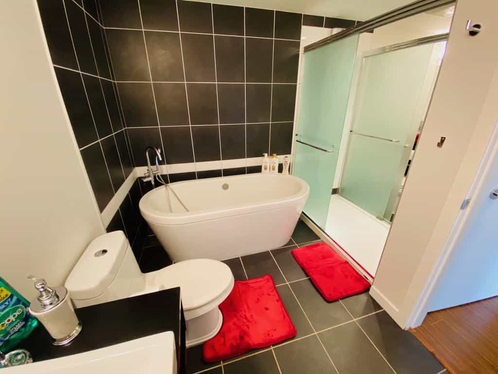 Downtown 3b2ba+office+balcony 4