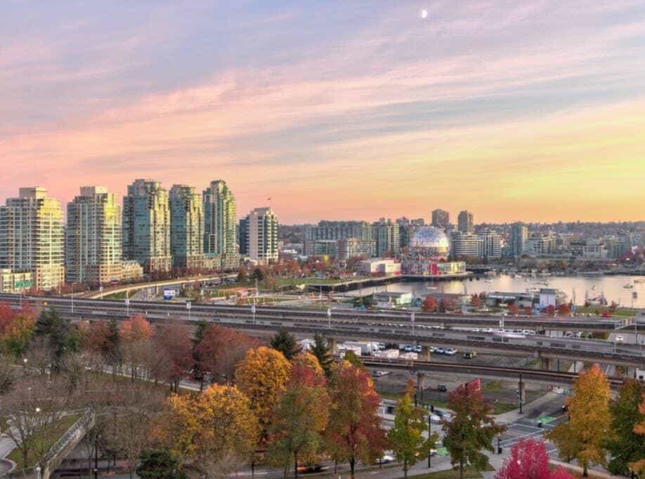 EPIC views AMAZING Amenities DT LOCATION with free parking