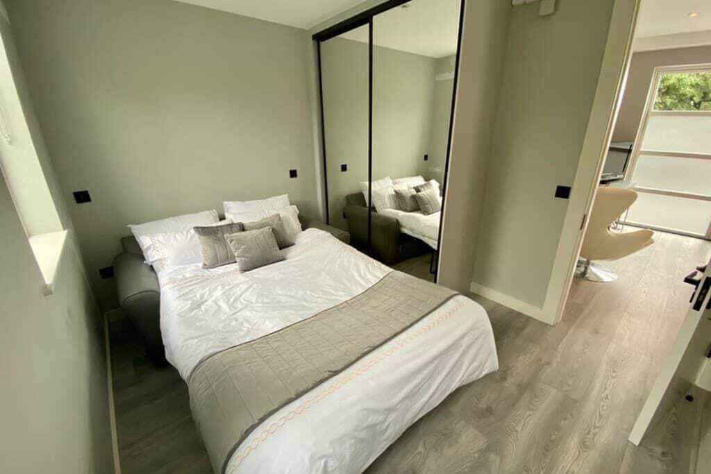 Pavilion Apartment 5