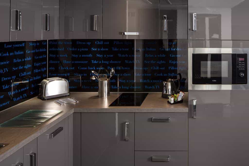 Roomzzz Nottingham 5