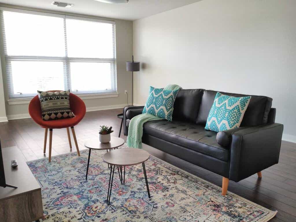 Upscale 2BR Close to Downtown