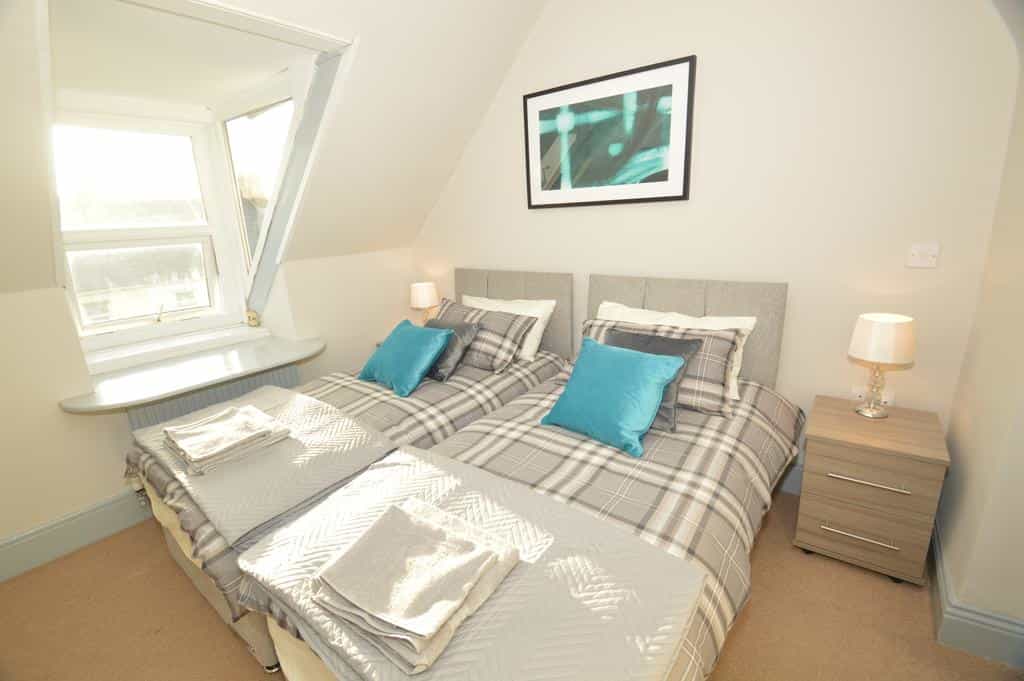 Westminster Apartment 3